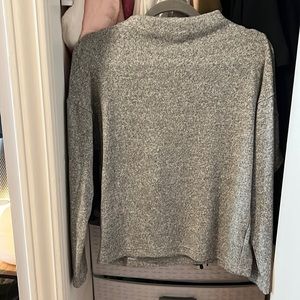 Uniqlo women’s sweater